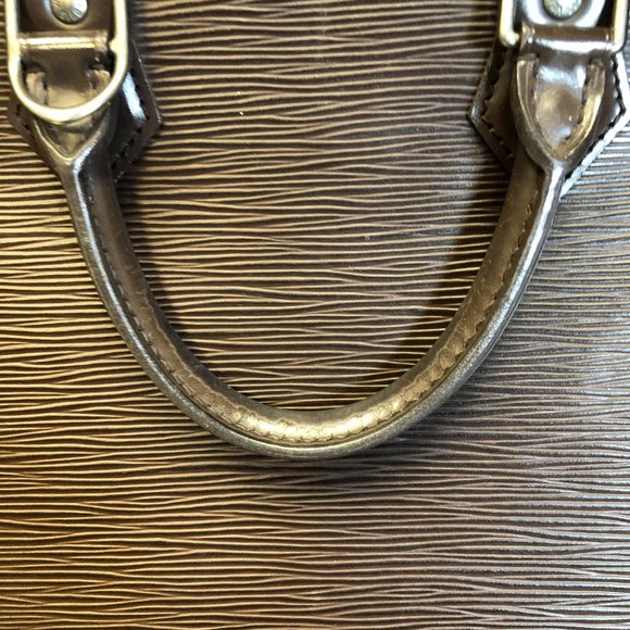 Louis Vuitton Alma PM Epi Leather - Picture 7 of 10